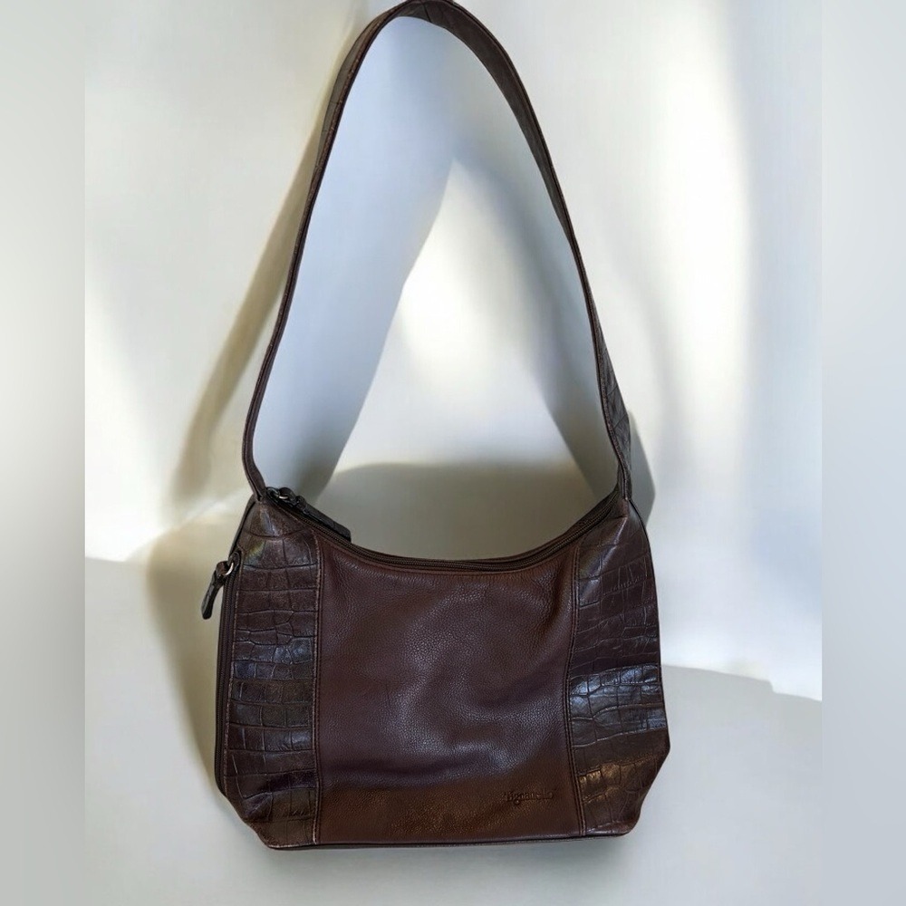 Tignanello‎ Vintage Shoulder Bag! Leather Construction with Reptile styling.